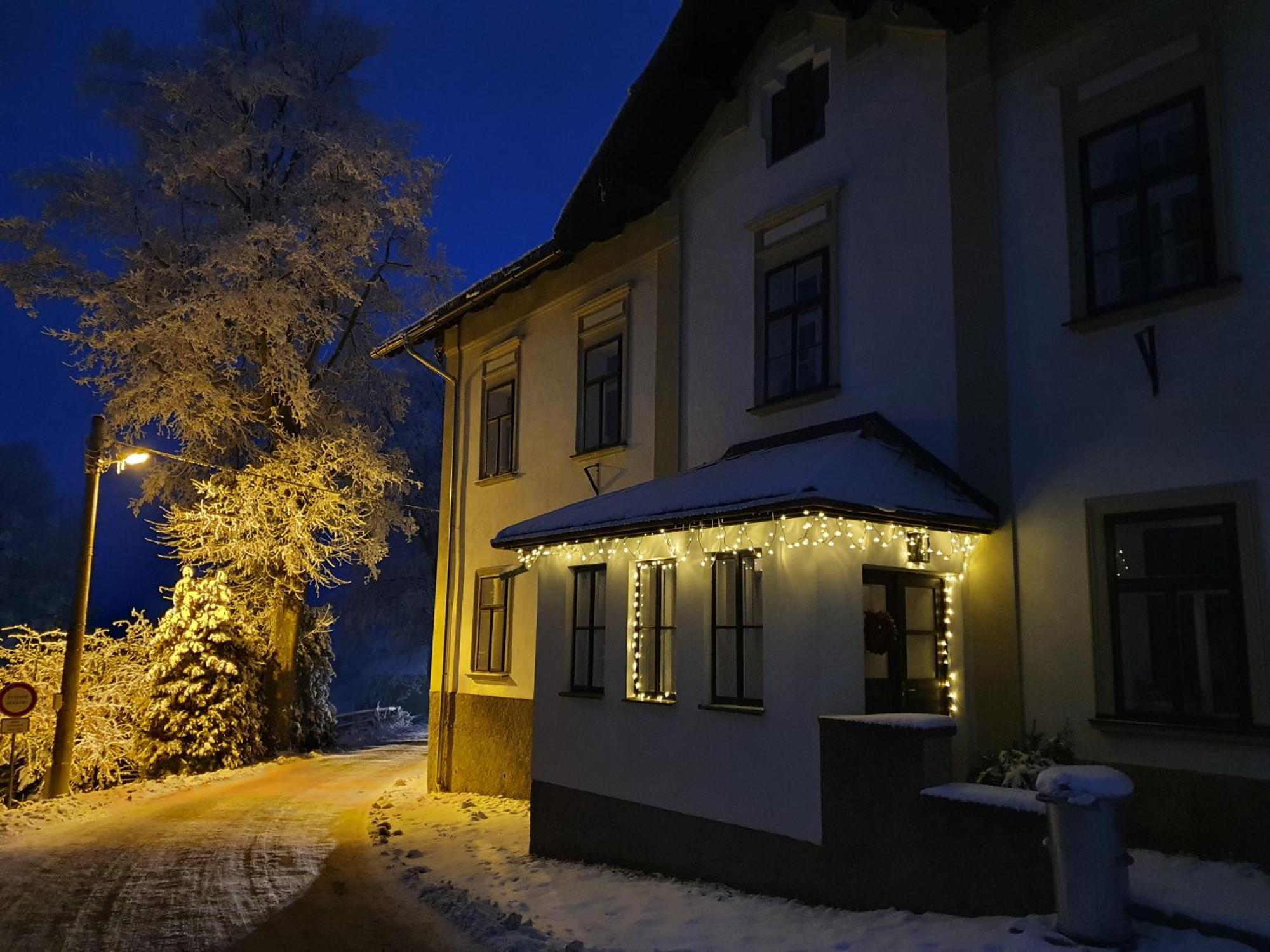 Stara Skola Hedec Aparthotel Kraliky Exterior photo